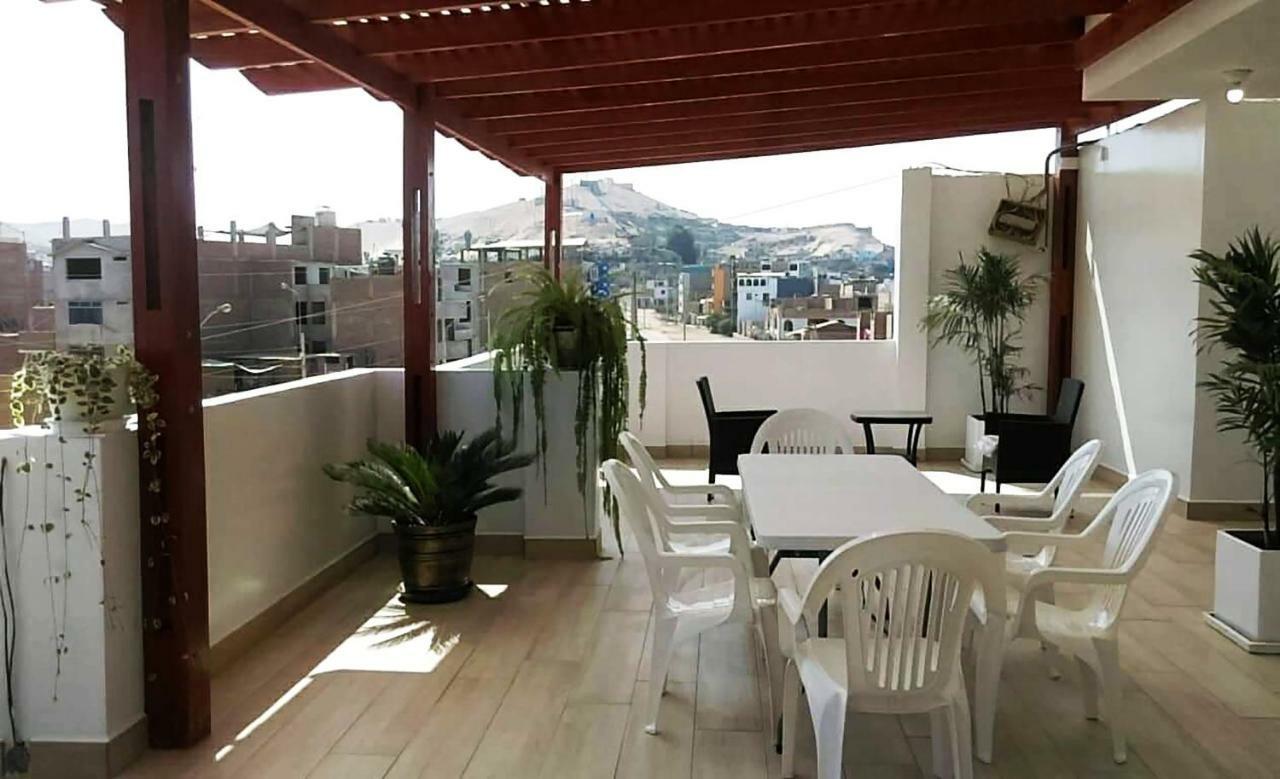 Hospedaje Luna Llena San Vicente de Cañete Exteriör bild