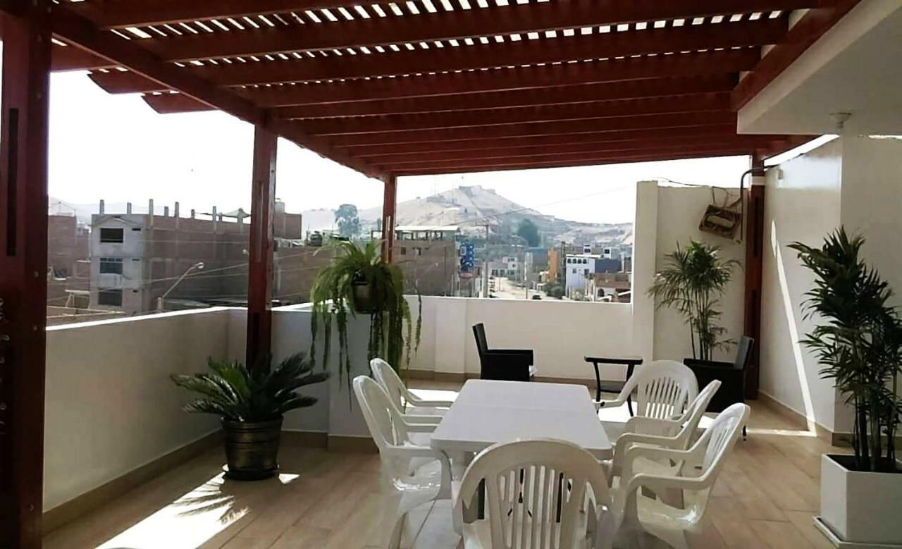 Hospedaje Luna Llena San Vicente de Cañete Exteriör bild